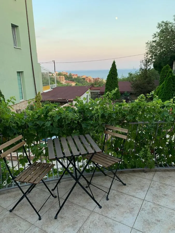 Sunray Guest House, Private Rooms & Apartment With Lovely Sea View 바르나 불가리아