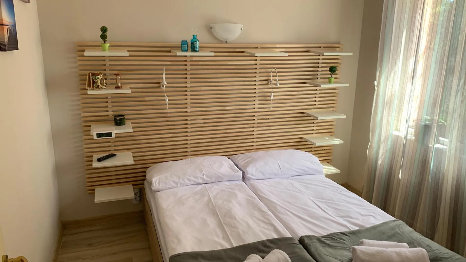 Sunray Guest House, Private Rooms & Apartment With Lovely Sea View 바르나